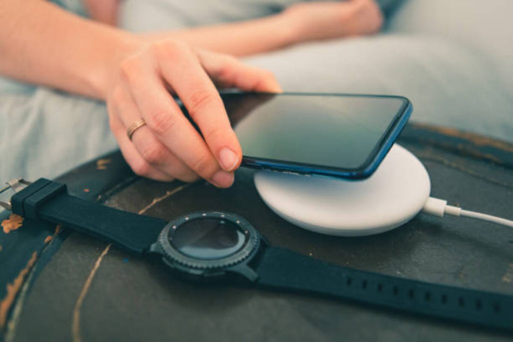 How to Charge Smart Watch Without a Charger